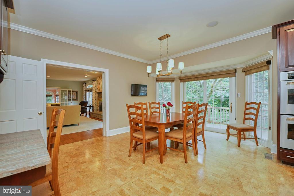 3016 WEBER PLACE