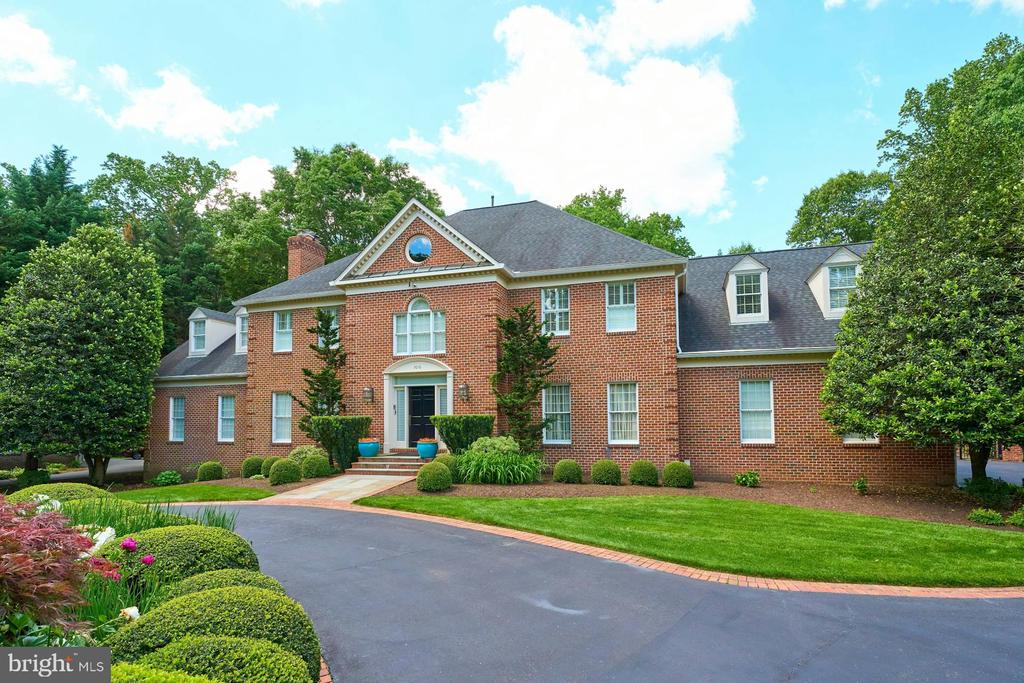 3016 WEBER PLACE