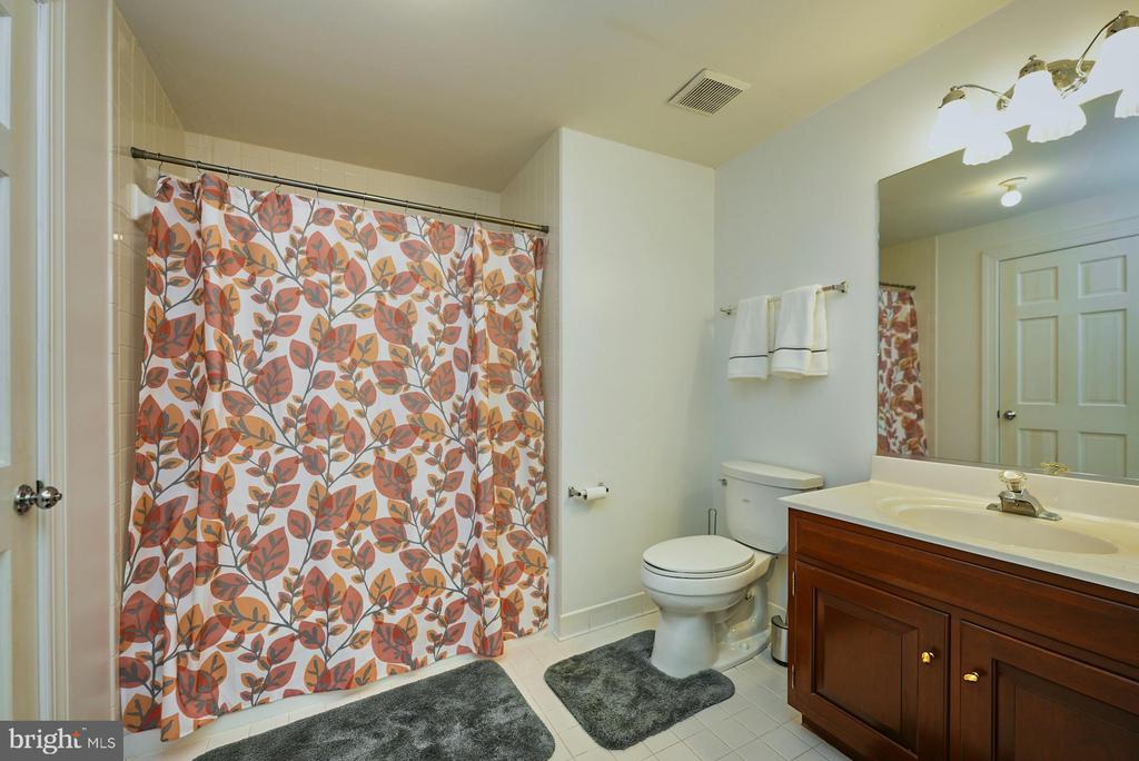 3016 WEBER PLACE