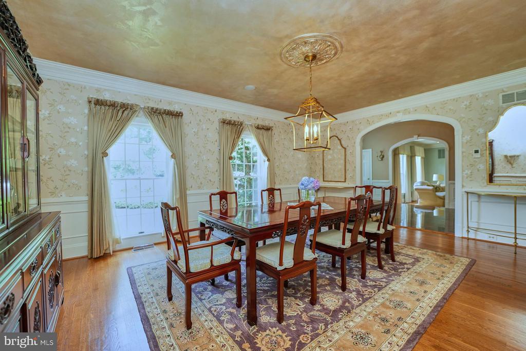 3016 WEBER PLACE