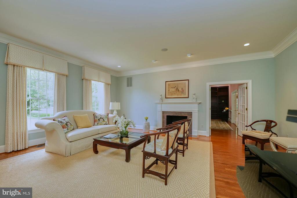 3016 WEBER PLACE