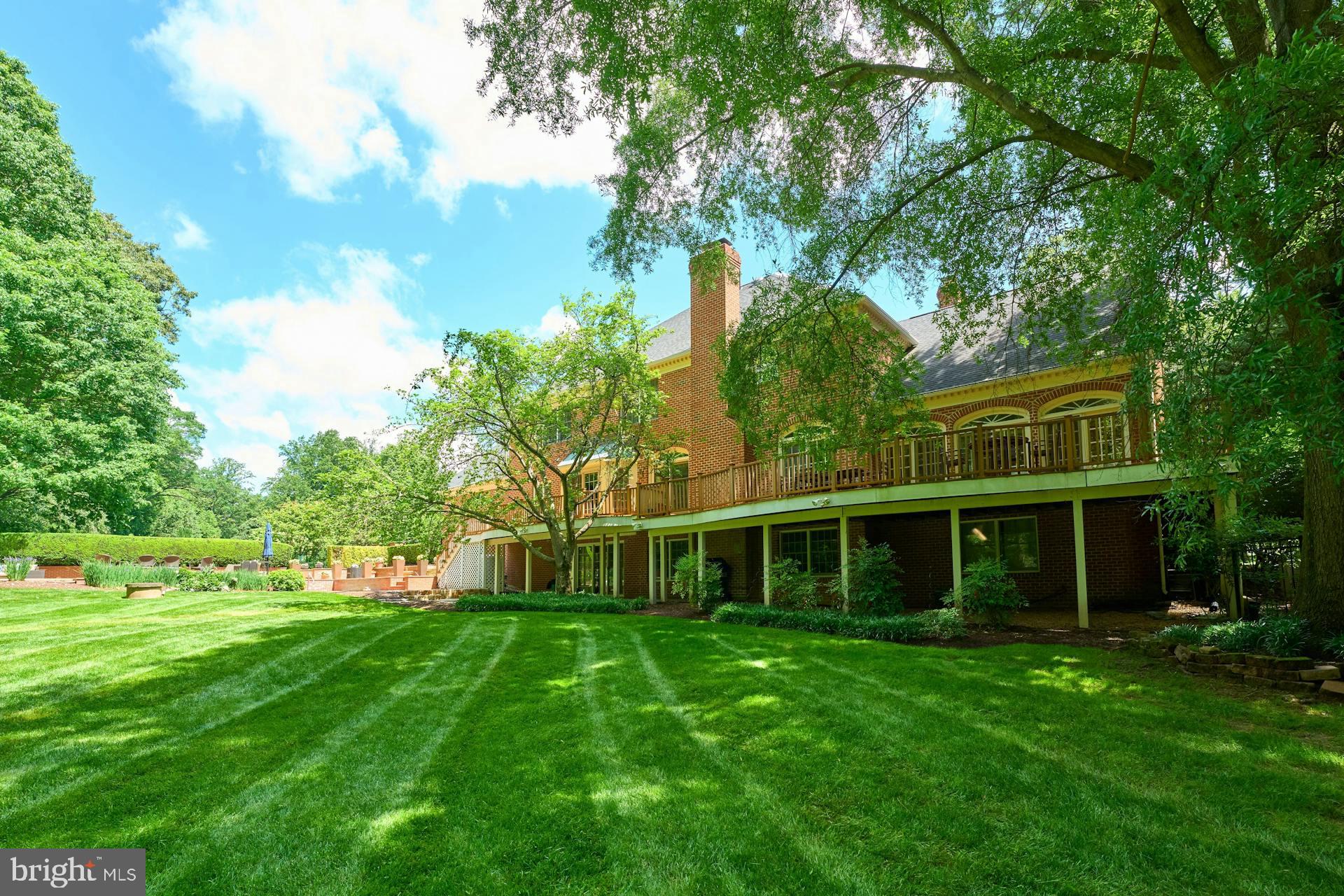 3016 WEBER PLACE