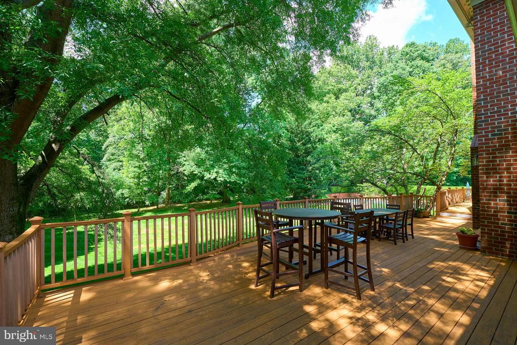 3016 WEBER PLACE