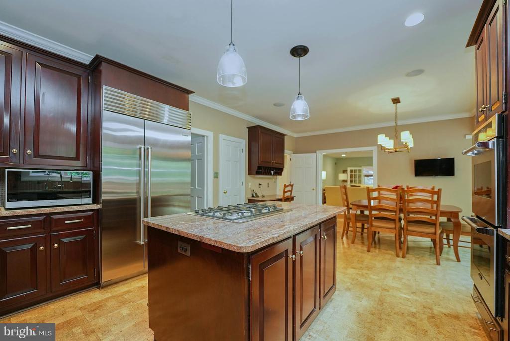 3016 WEBER PLACE