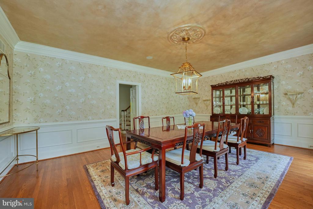 3016 WEBER PLACE