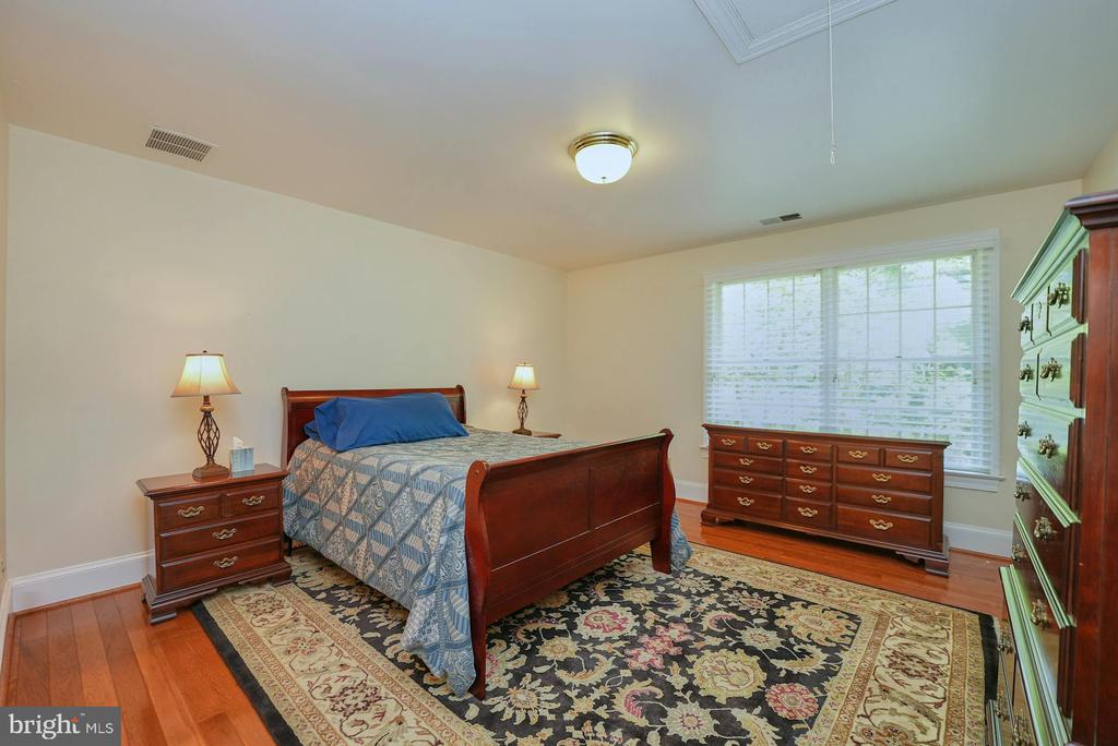 3016 WEBER PLACE