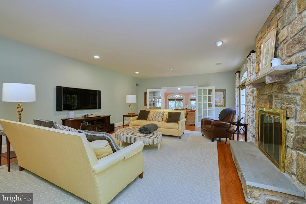 3016 WEBER PLACE