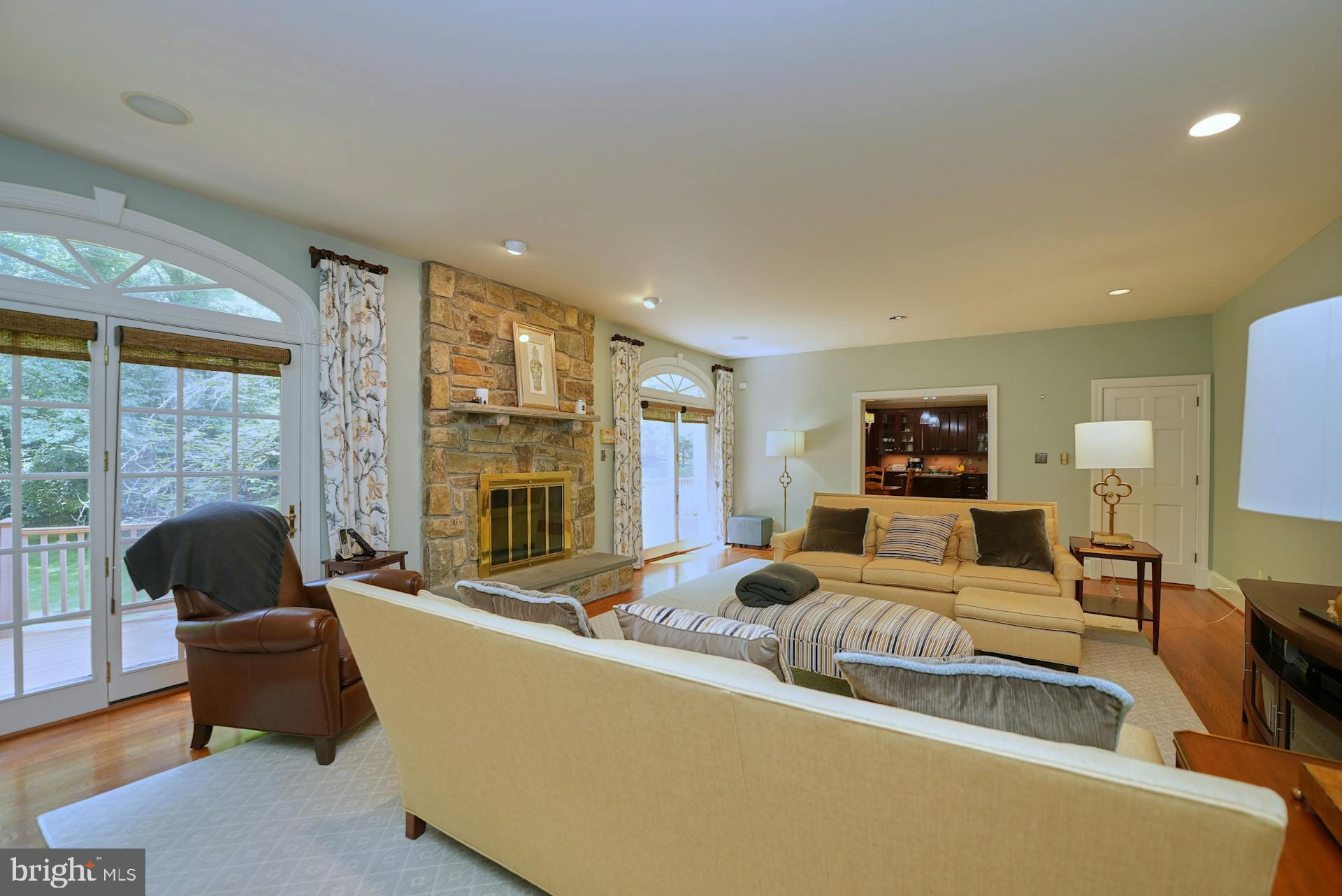 3016 WEBER PLACE