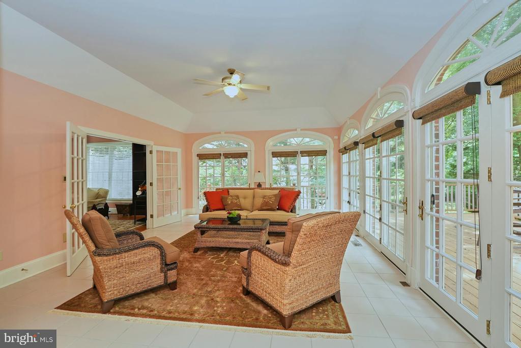 3016 WEBER PLACE