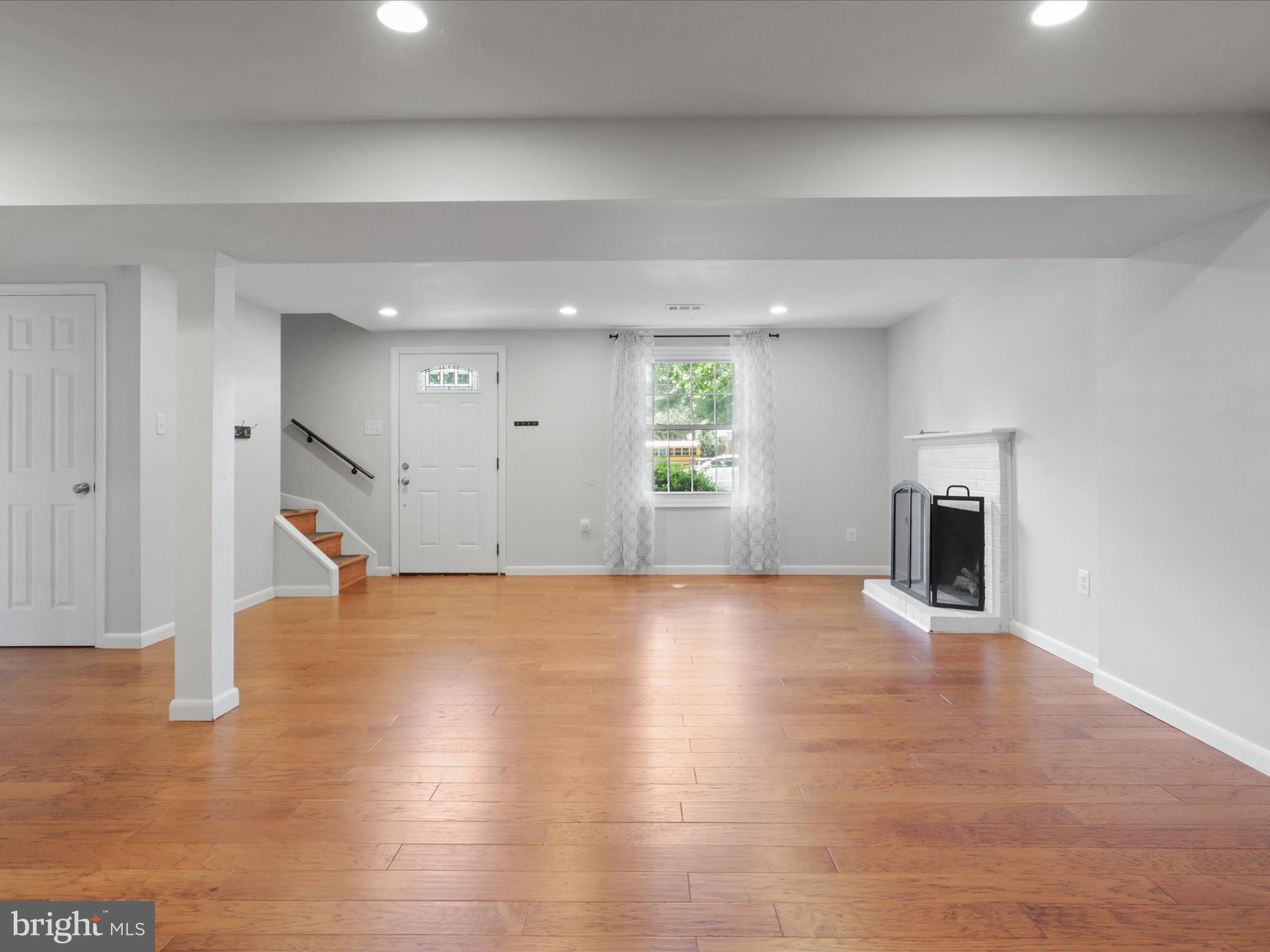 9527 OLD CREEK DRIVE
