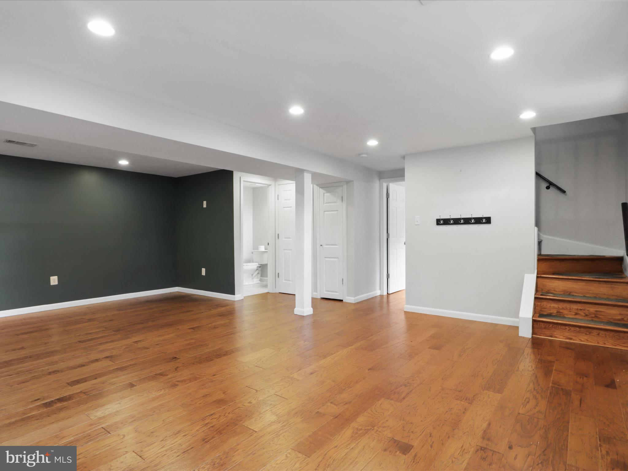 9527 OLD CREEK DRIVE