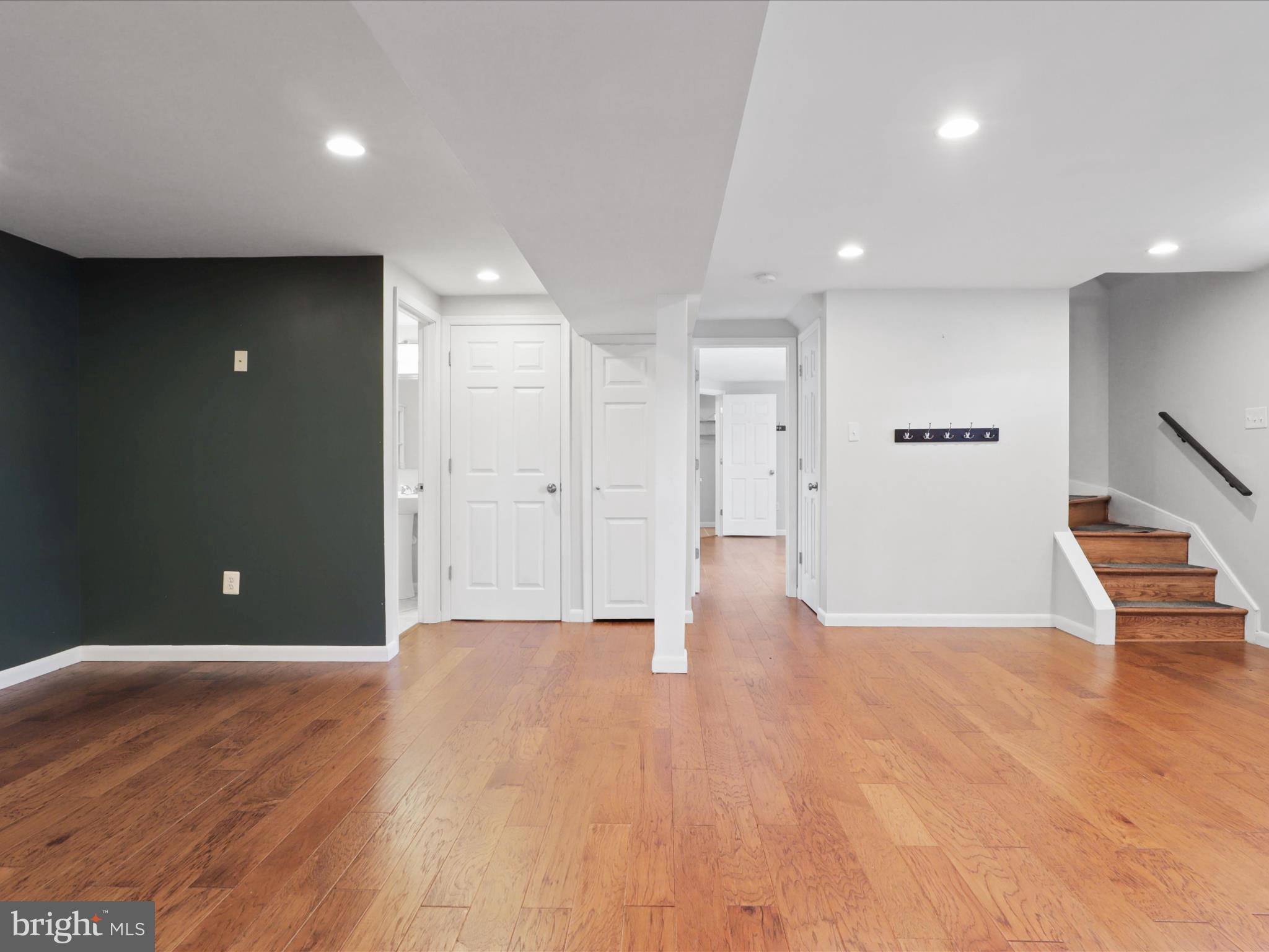 9527 OLD CREEK DRIVE