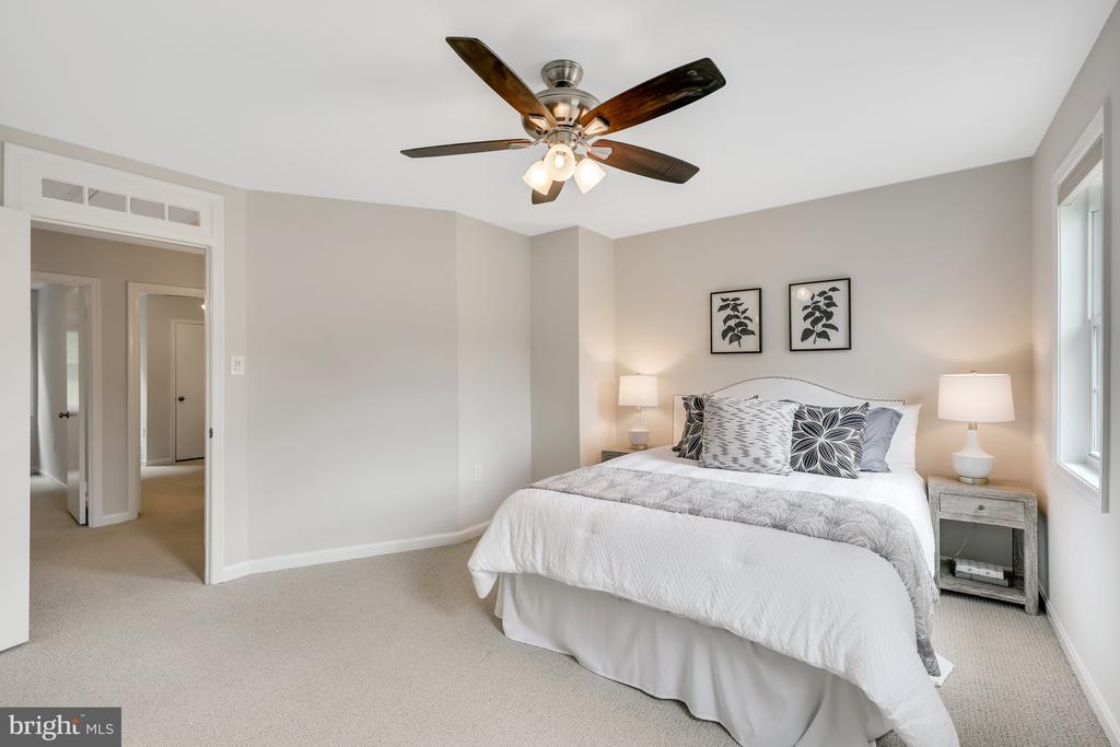 11964 SENTINEL POINT COURT