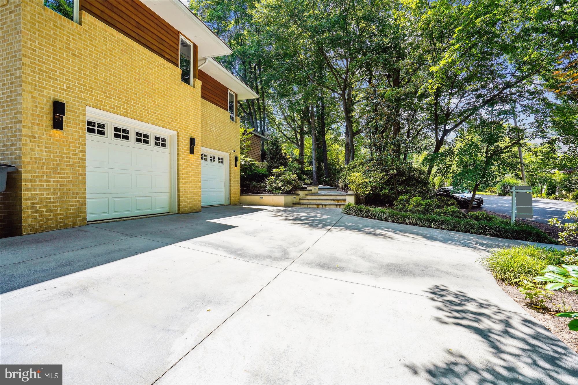 6321 CROSSWOODS CIRCLE