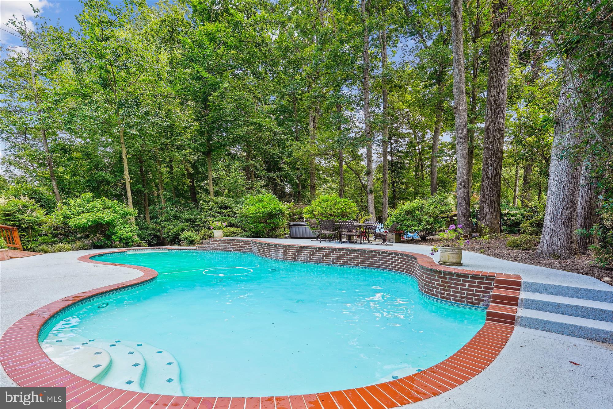 6321 CROSSWOODS CIRCLE