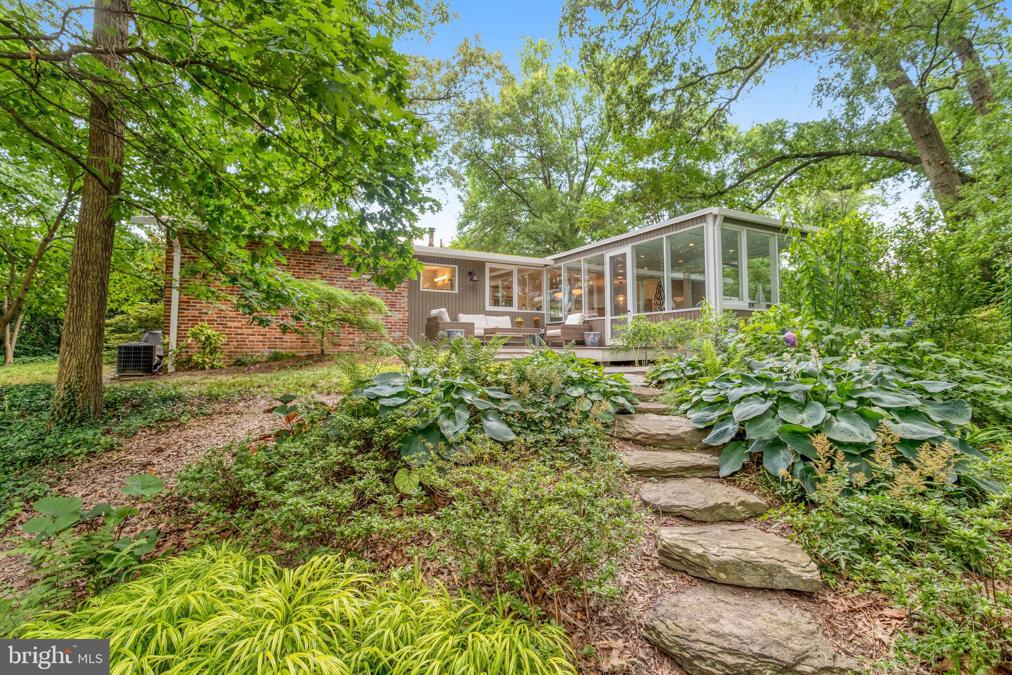 1917 MARTHAS ROAD