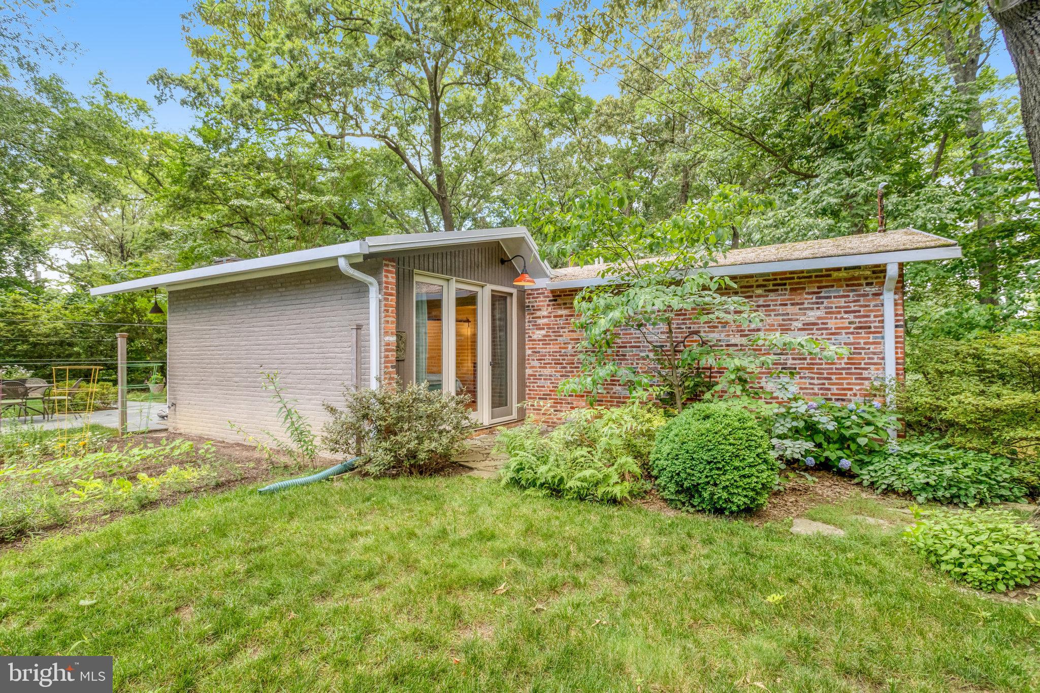 1917 MARTHAS ROAD