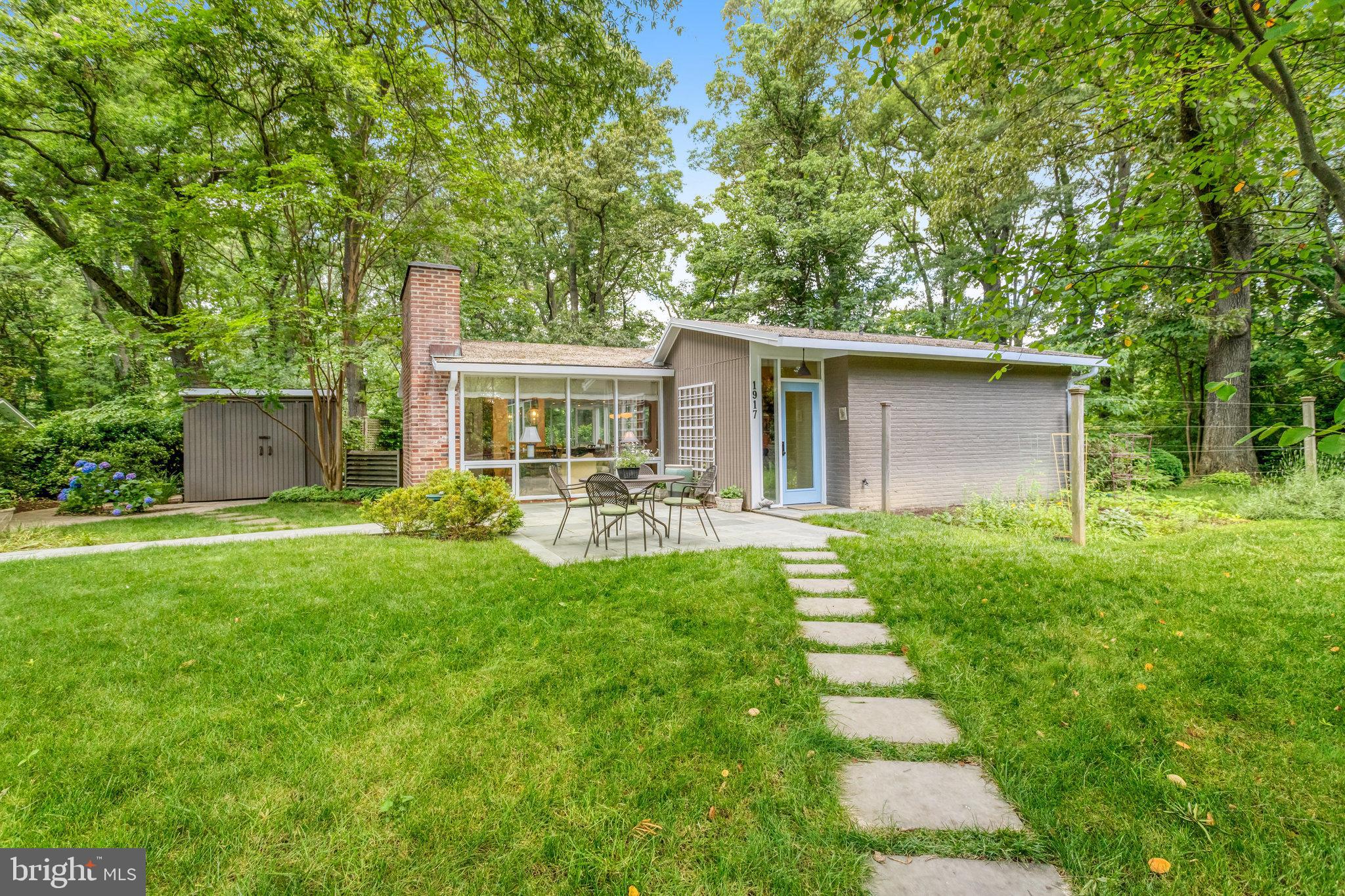 1917 MARTHAS ROAD