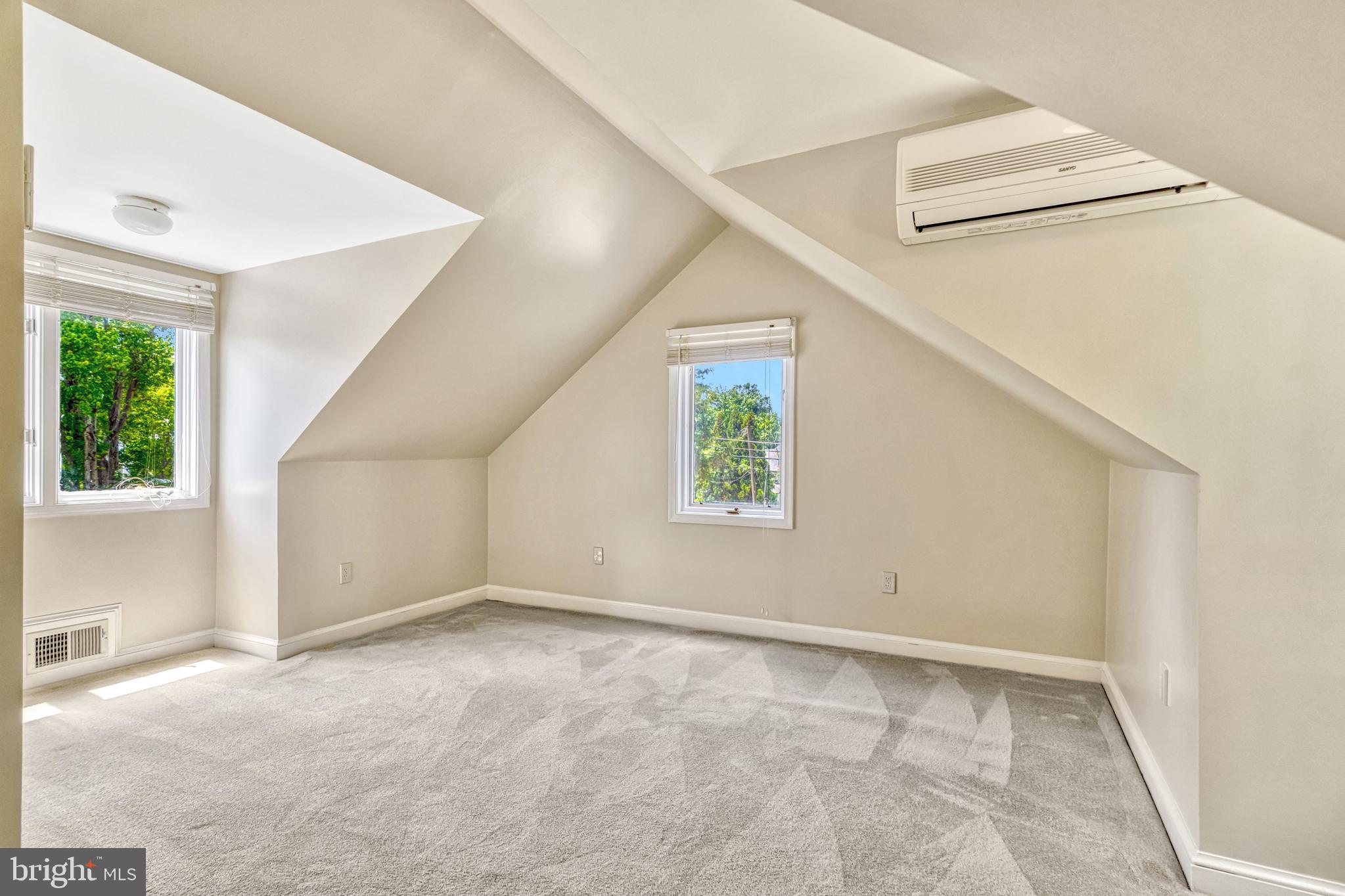 1407 CEDAR AVENUE