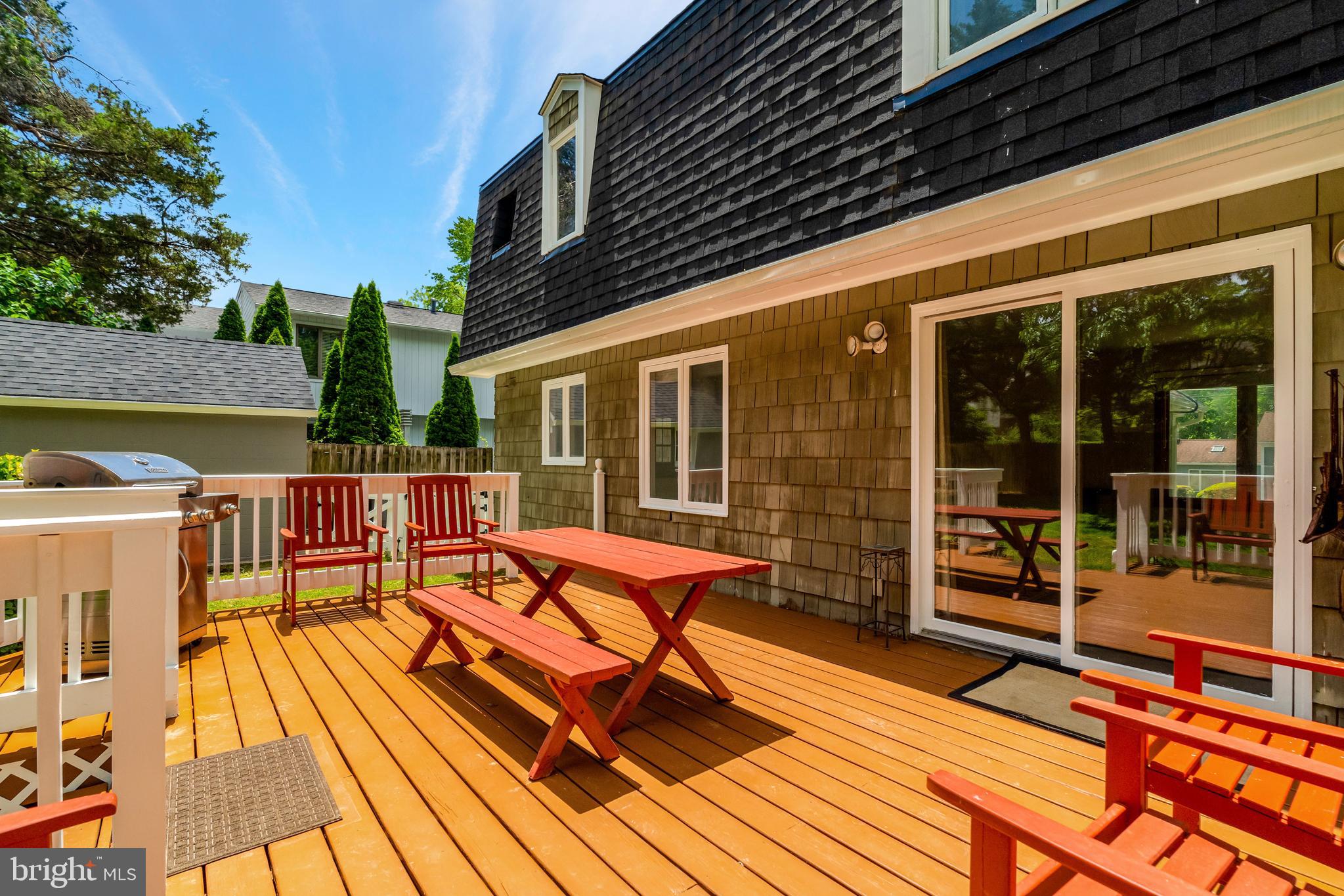 1407 CEDAR AVENUE