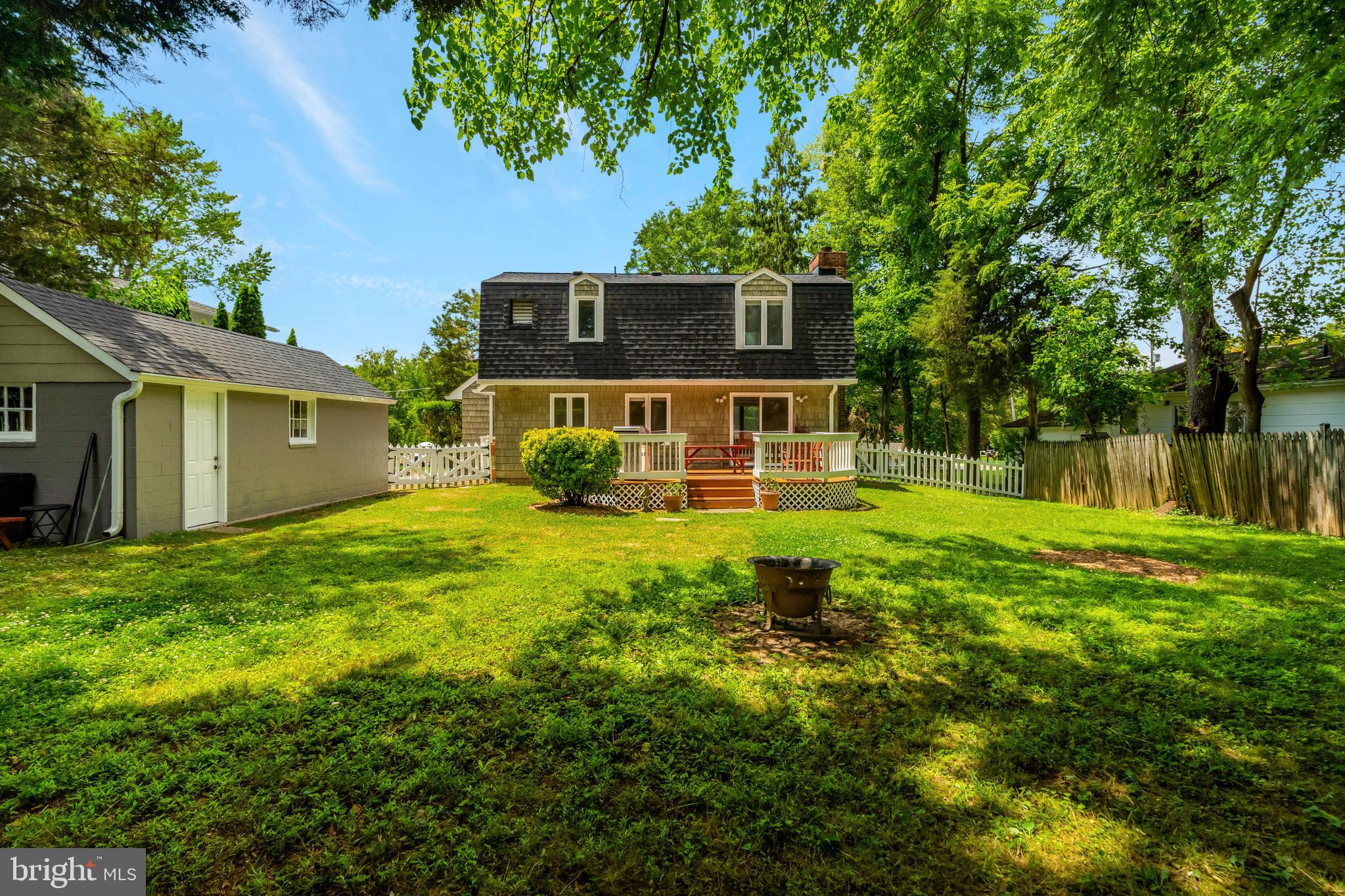 1407 CEDAR AVENUE