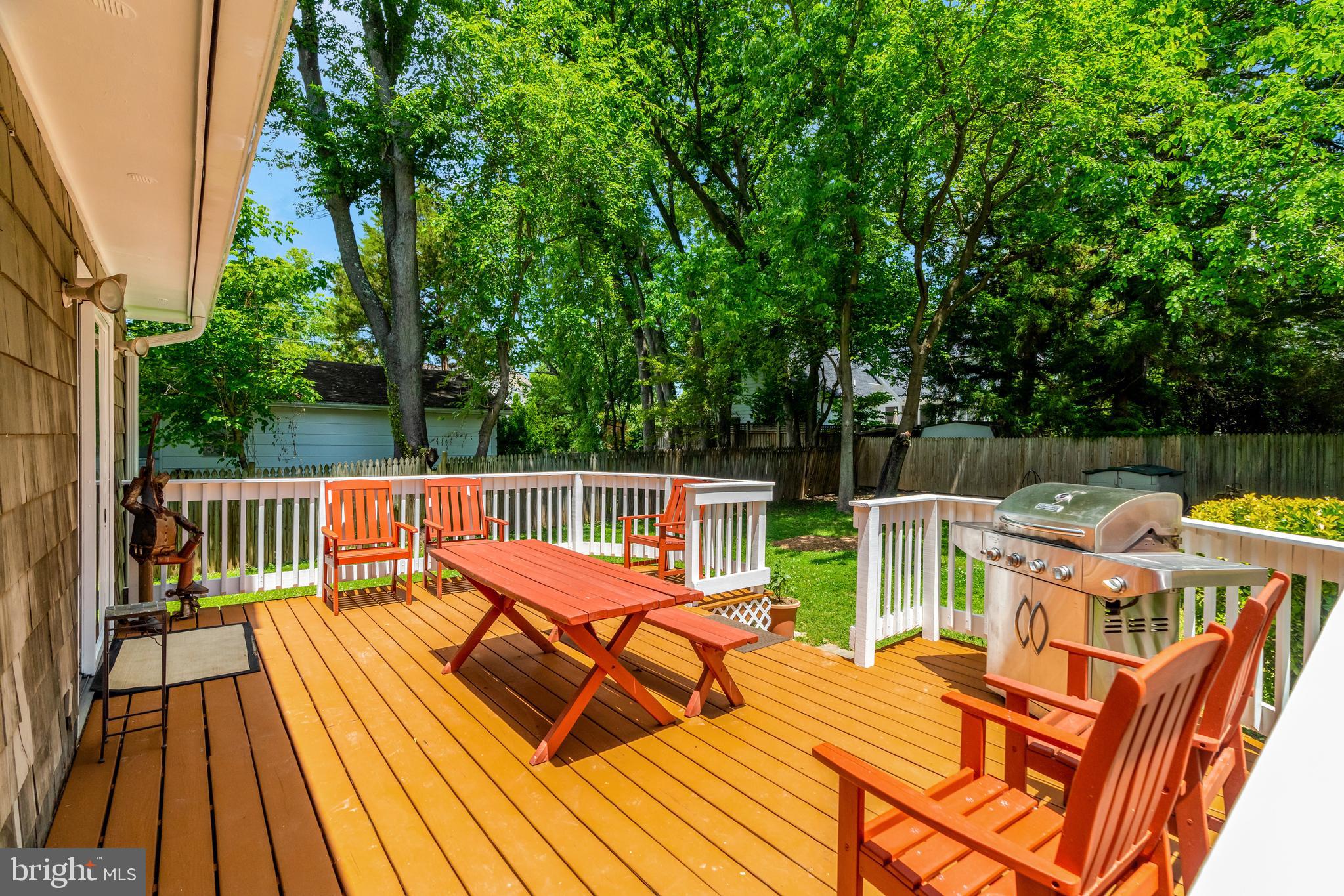 1407 CEDAR AVENUE