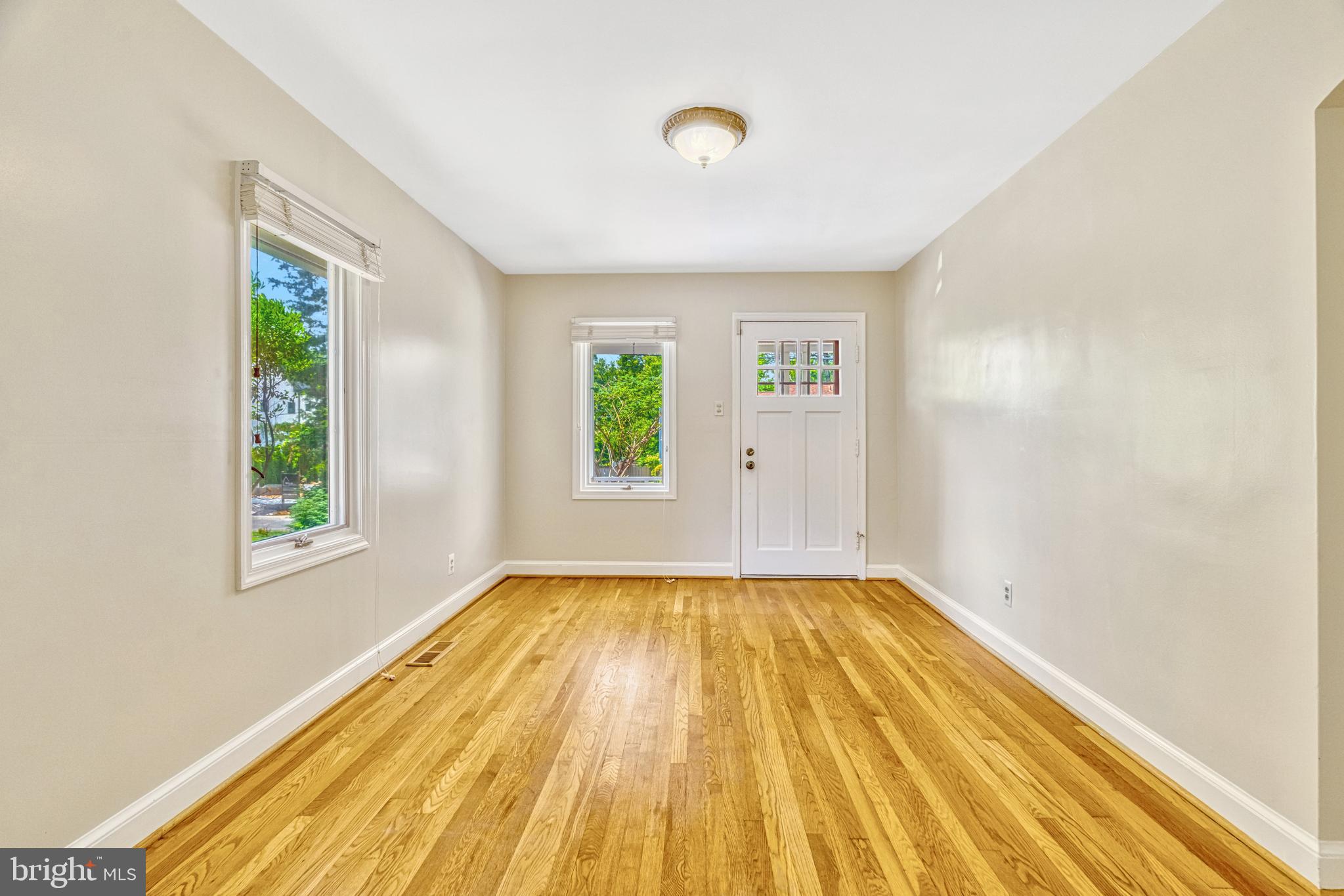 1407 CEDAR AVENUE