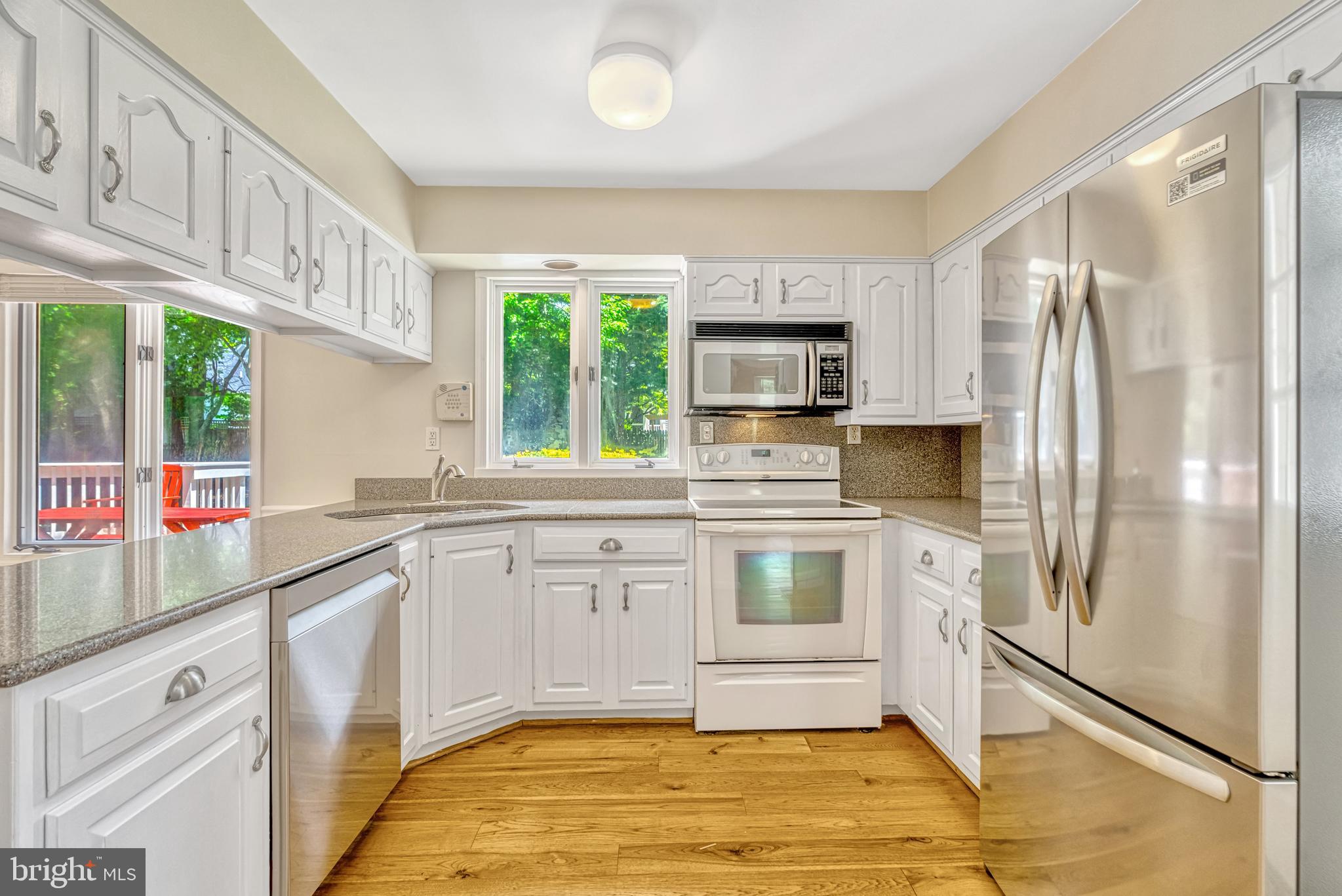 1407 CEDAR AVENUE