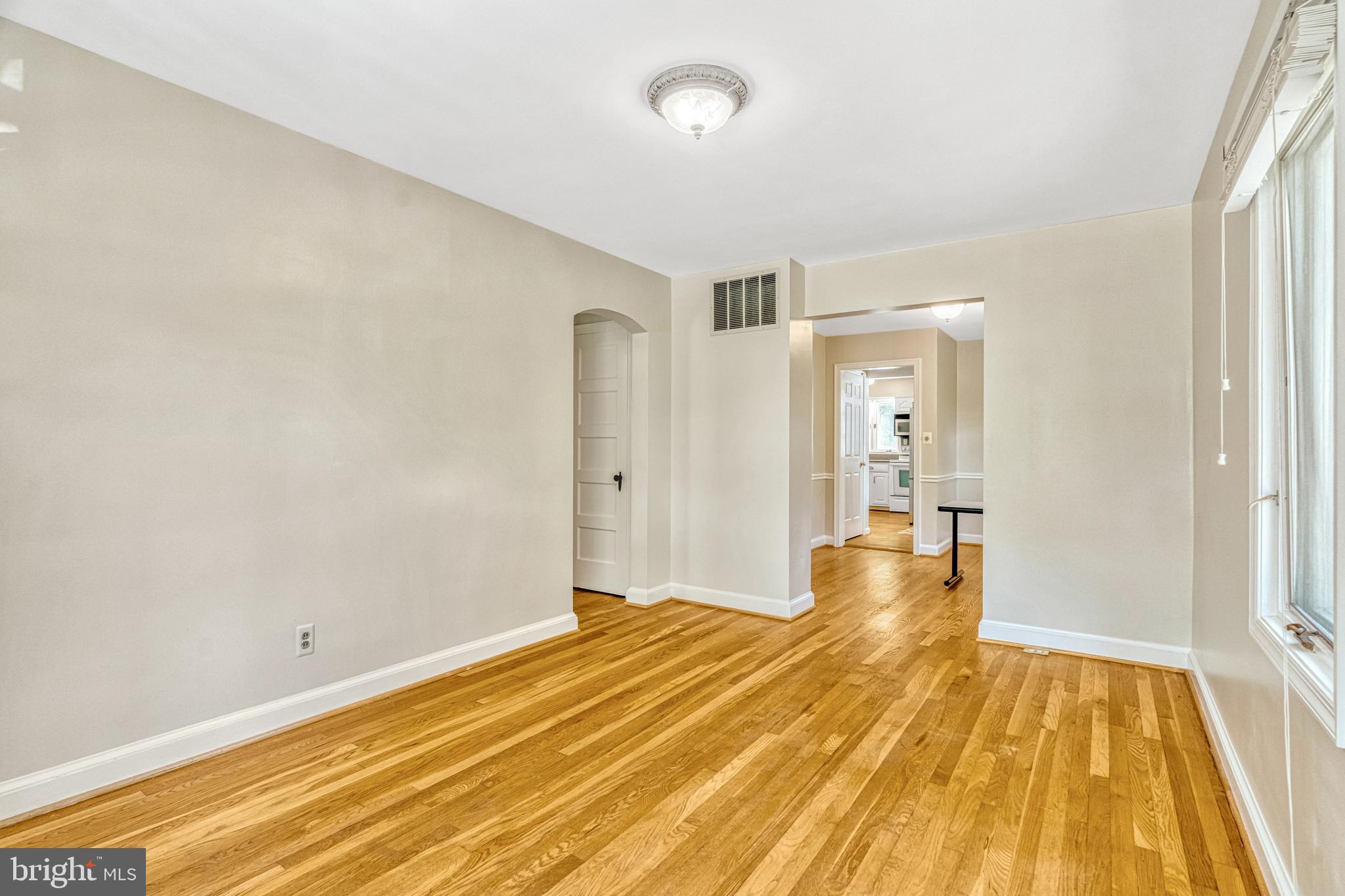 1407 CEDAR AVENUE