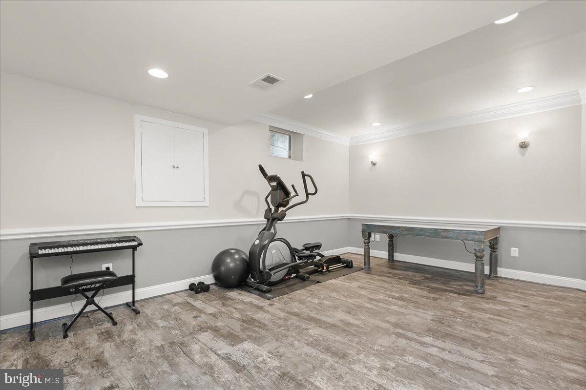 3127 WOODLAND LANE