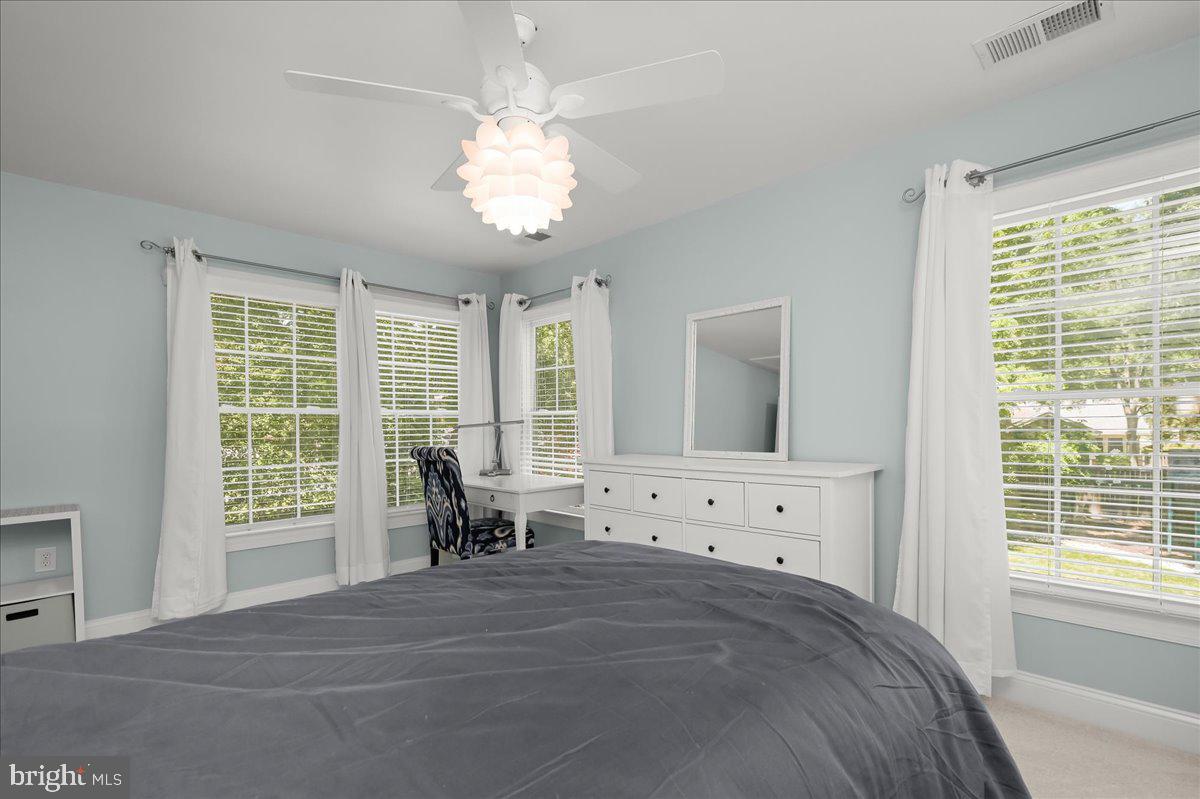 3127 WOODLAND LANE