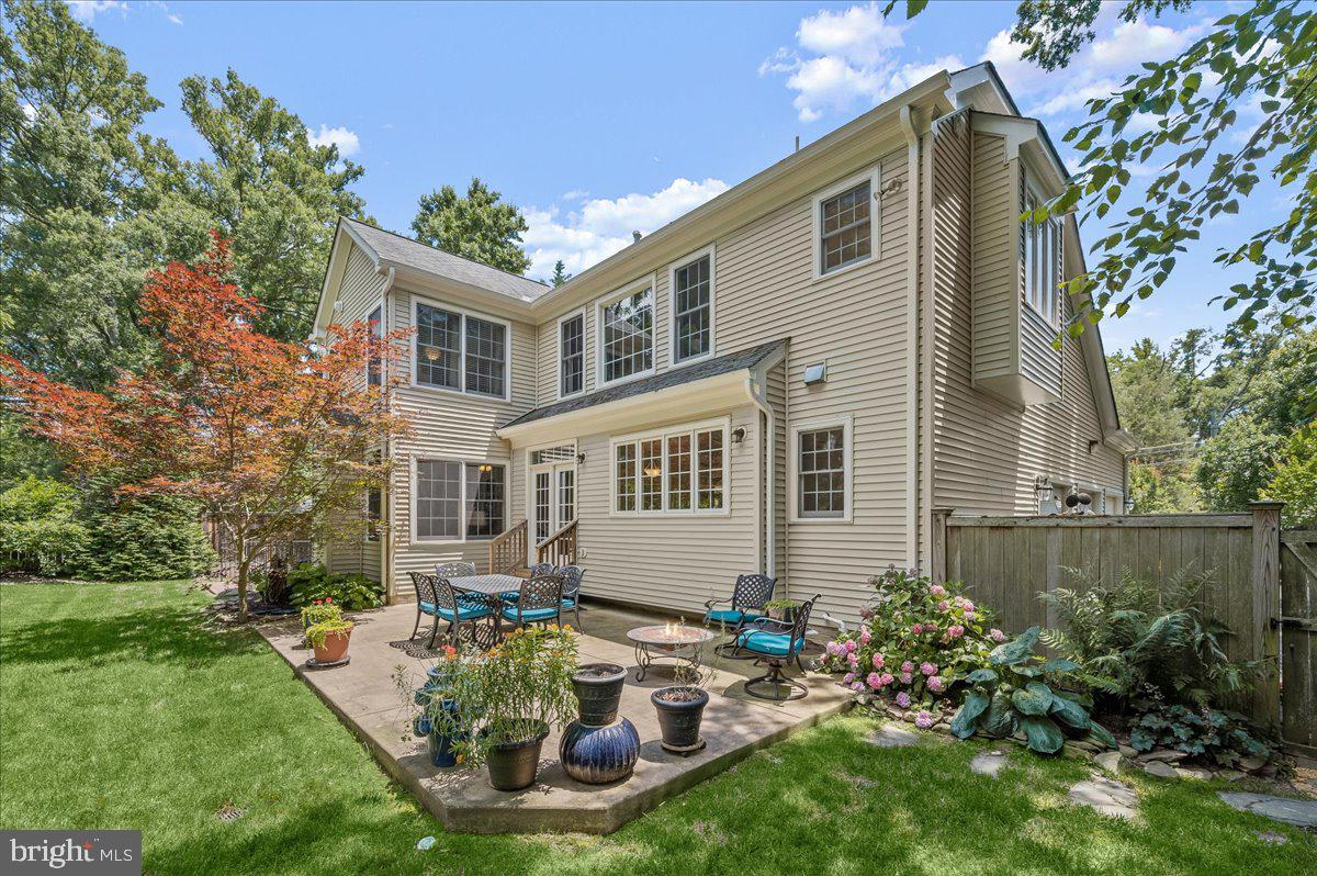 3127 WOODLAND LANE