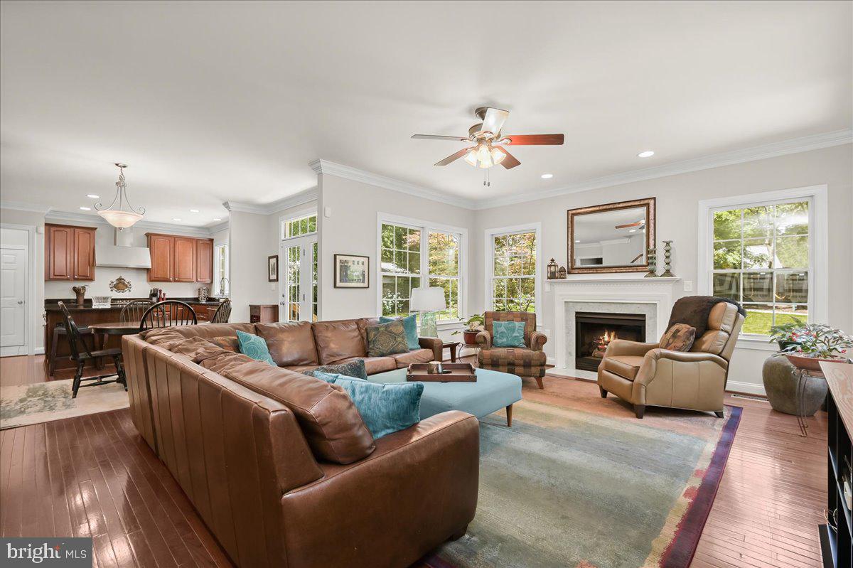 3127 WOODLAND LANE
