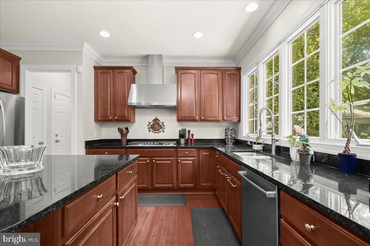 3127 WOODLAND LANE