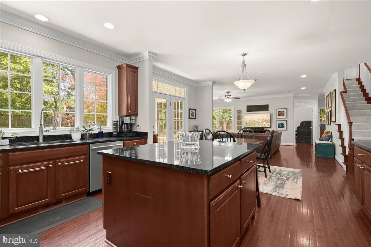 3127 WOODLAND LANE