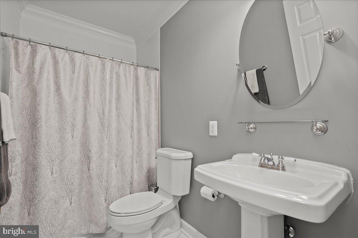 3127 WOODLAND LANE