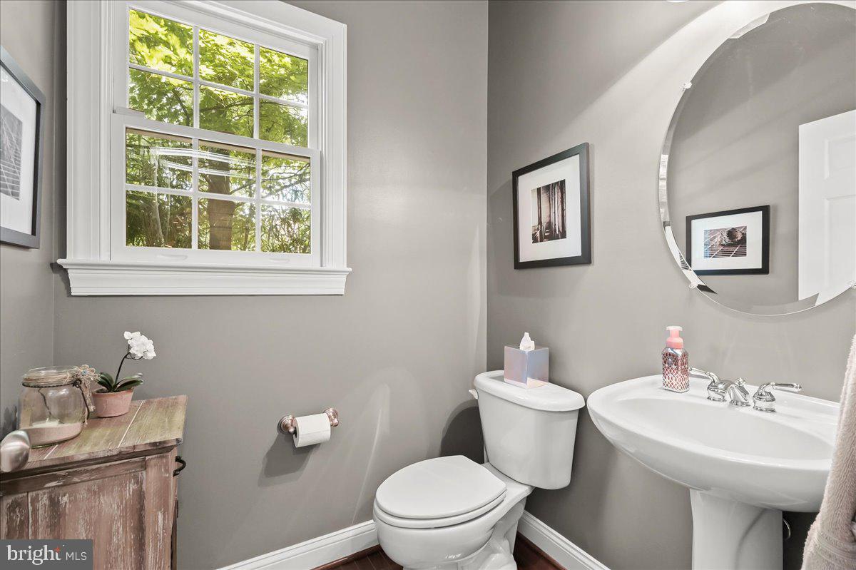 3127 WOODLAND LANE