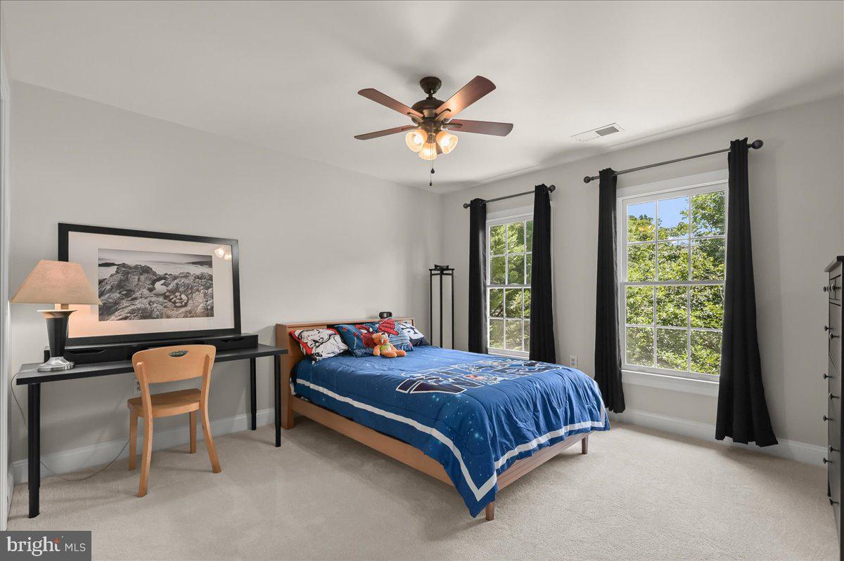 3127 WOODLAND LANE