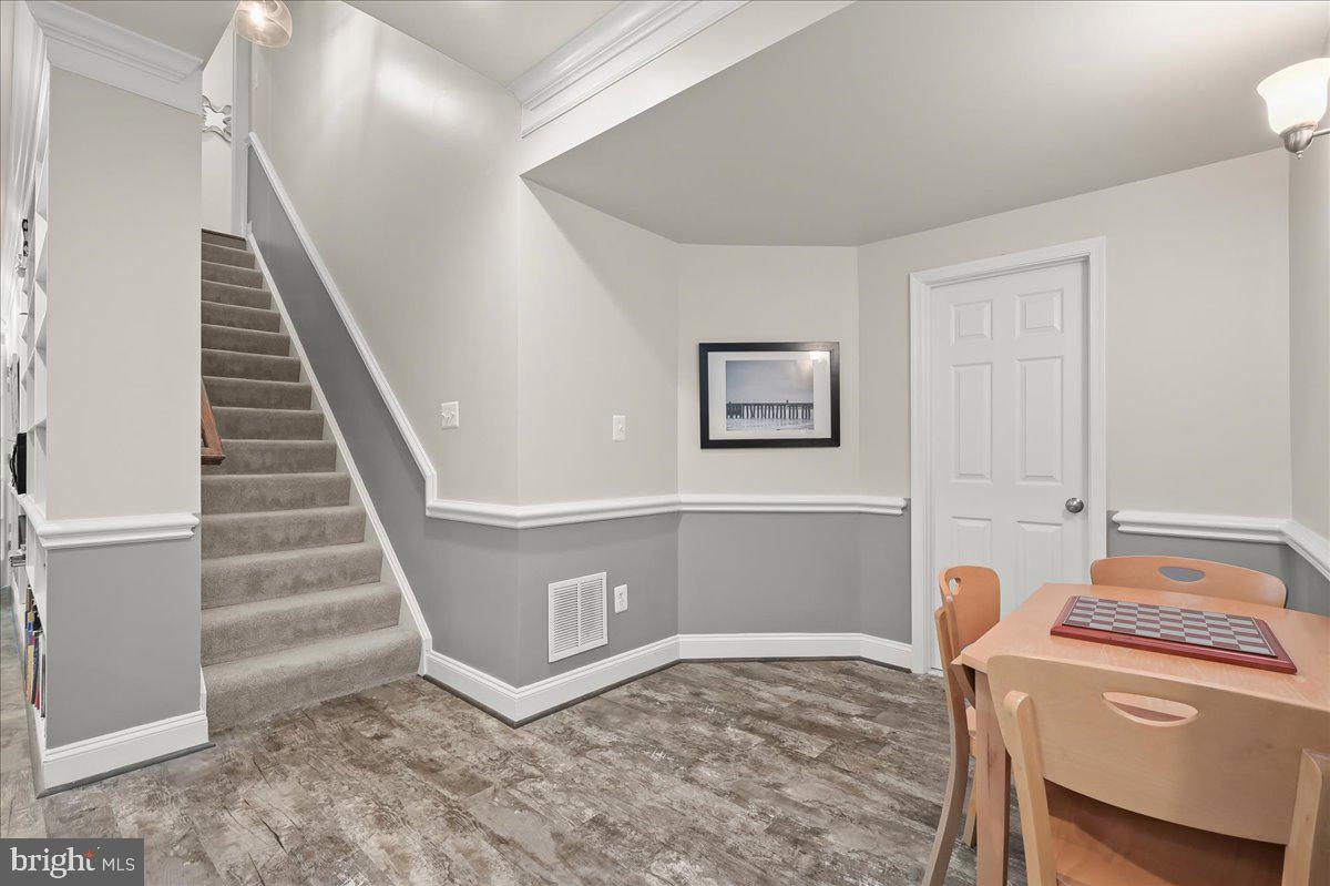 3127 WOODLAND LANE