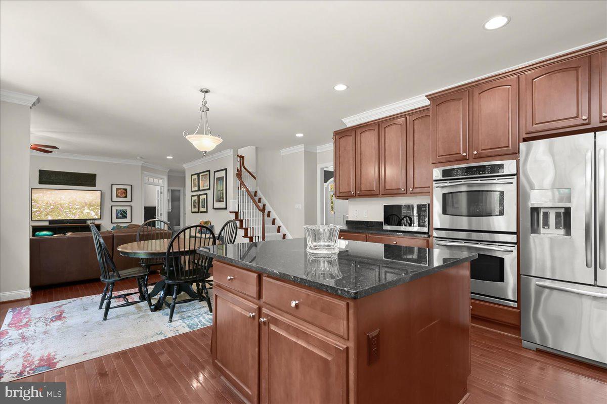 3127 WOODLAND LANE