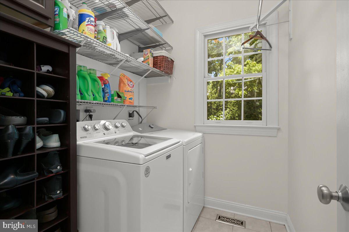 3127 WOODLAND LANE