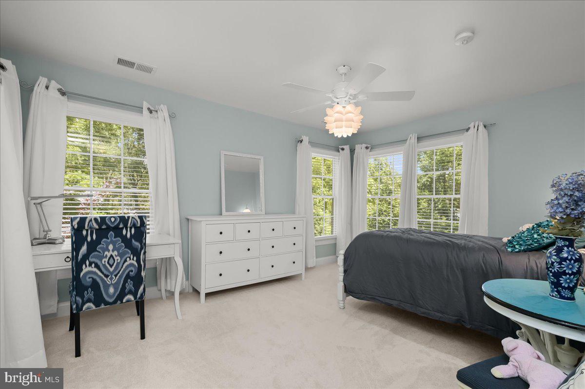 3127 WOODLAND LANE
