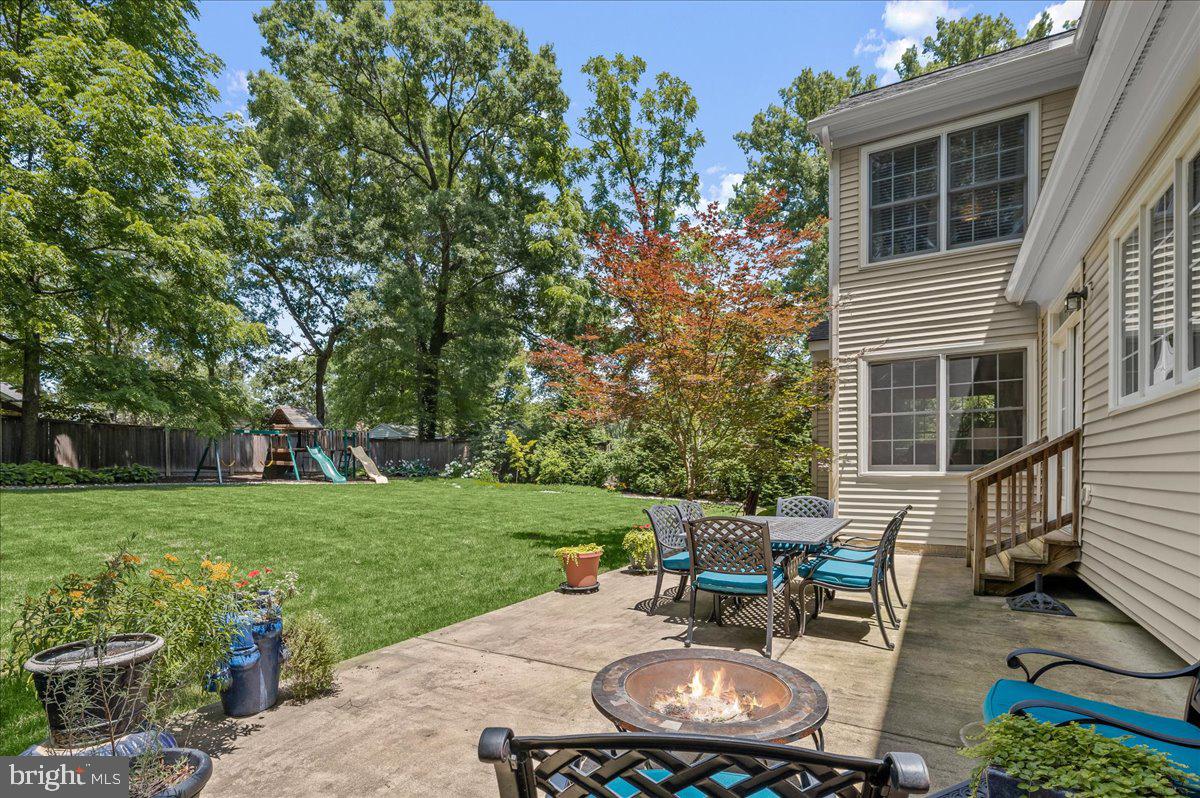3127 WOODLAND LANE
