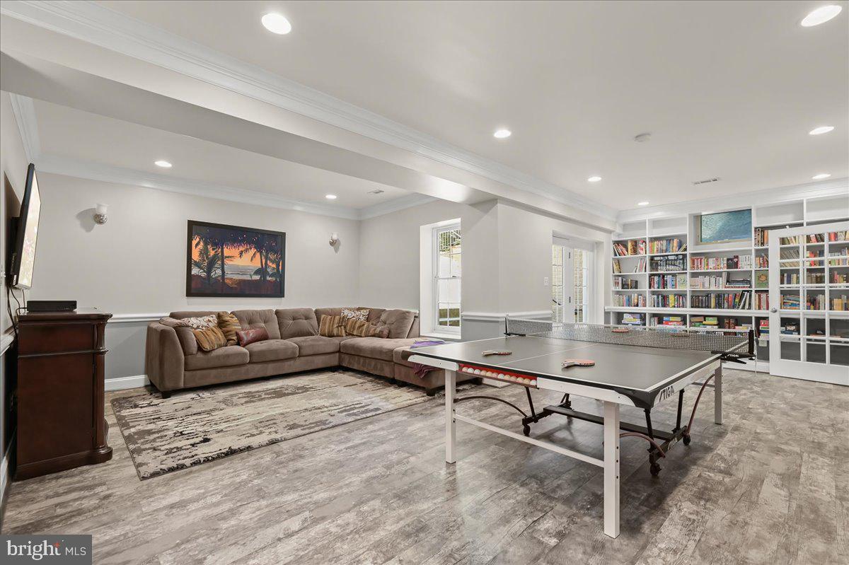 3127 WOODLAND LANE