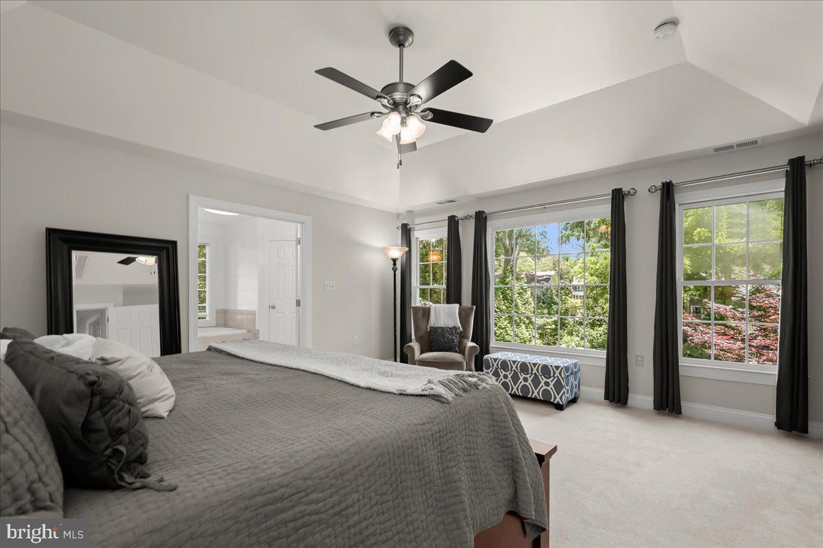 3127 WOODLAND LANE