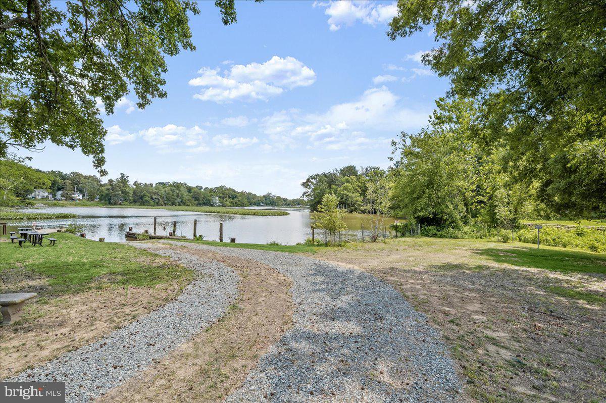 3127 WOODLAND LANE