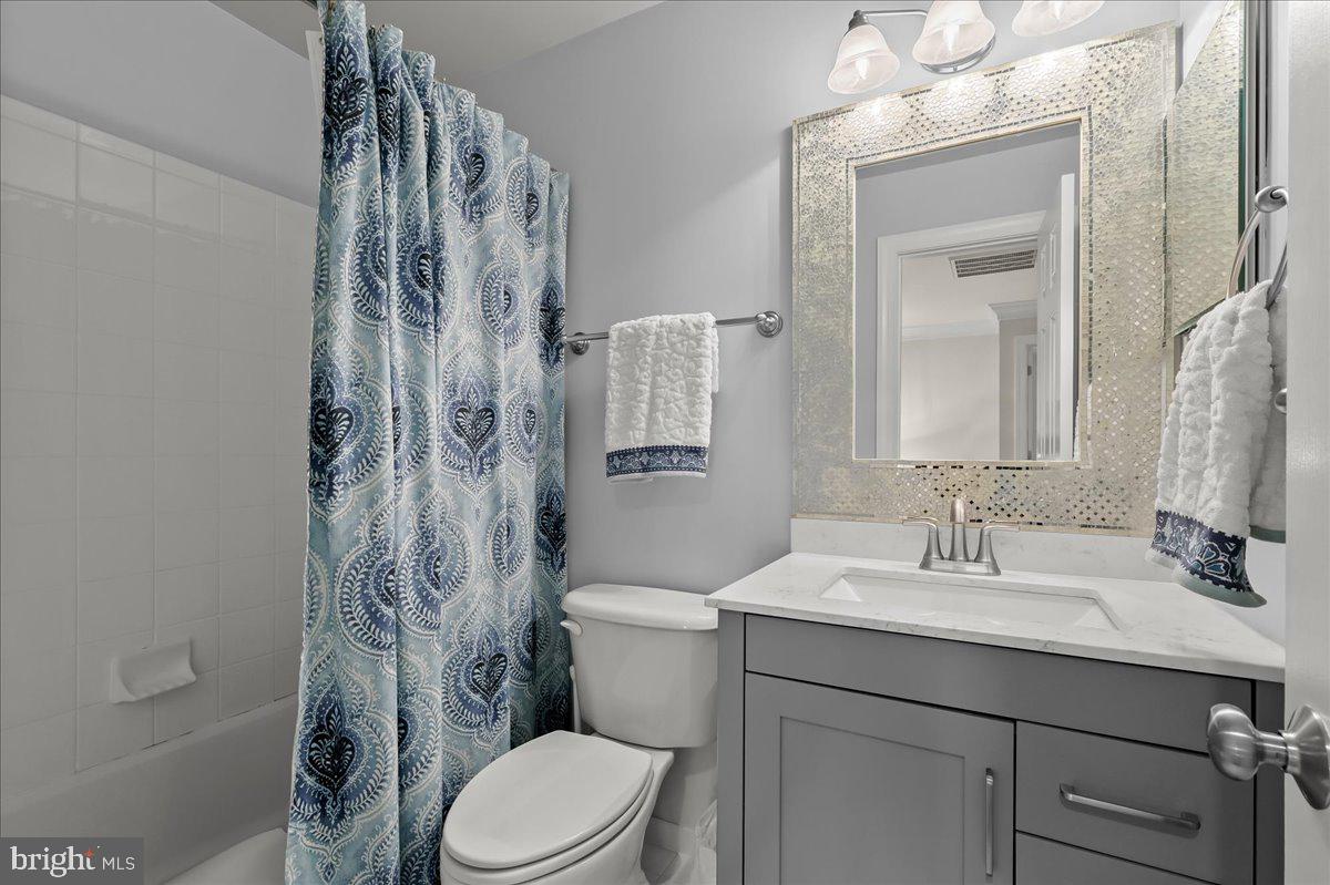 3127 WOODLAND LANE