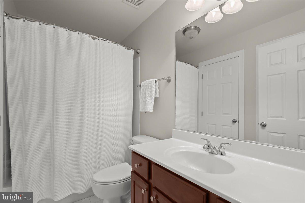 3127 WOODLAND LANE