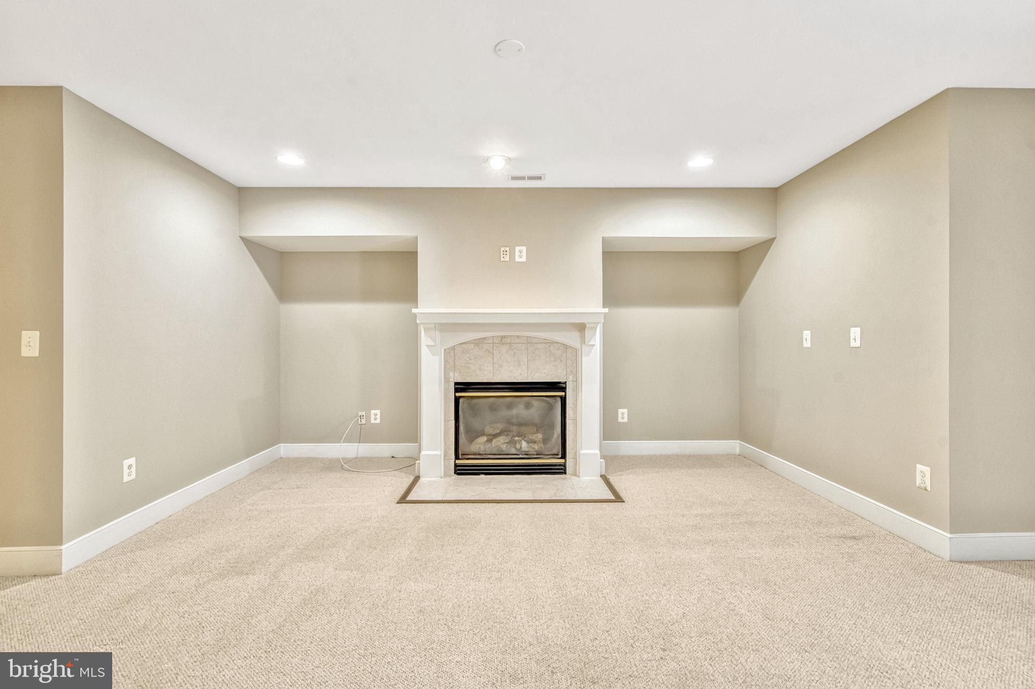 9076 EMMA ANN WAY