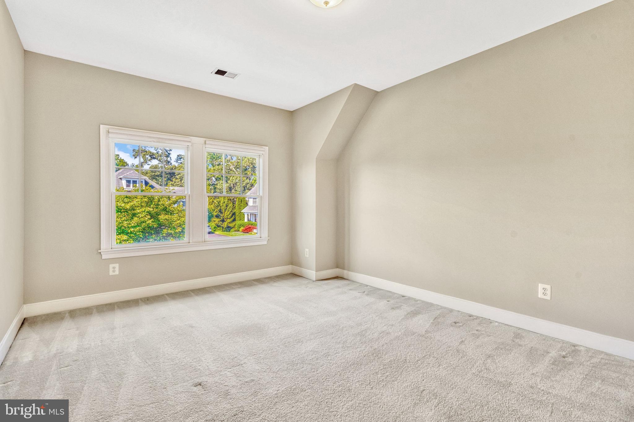 9076 EMMA ANN WAY